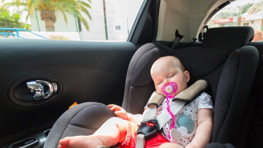 Conseils de base lors de la préparation d’un voyage voiture bébé 1 mois